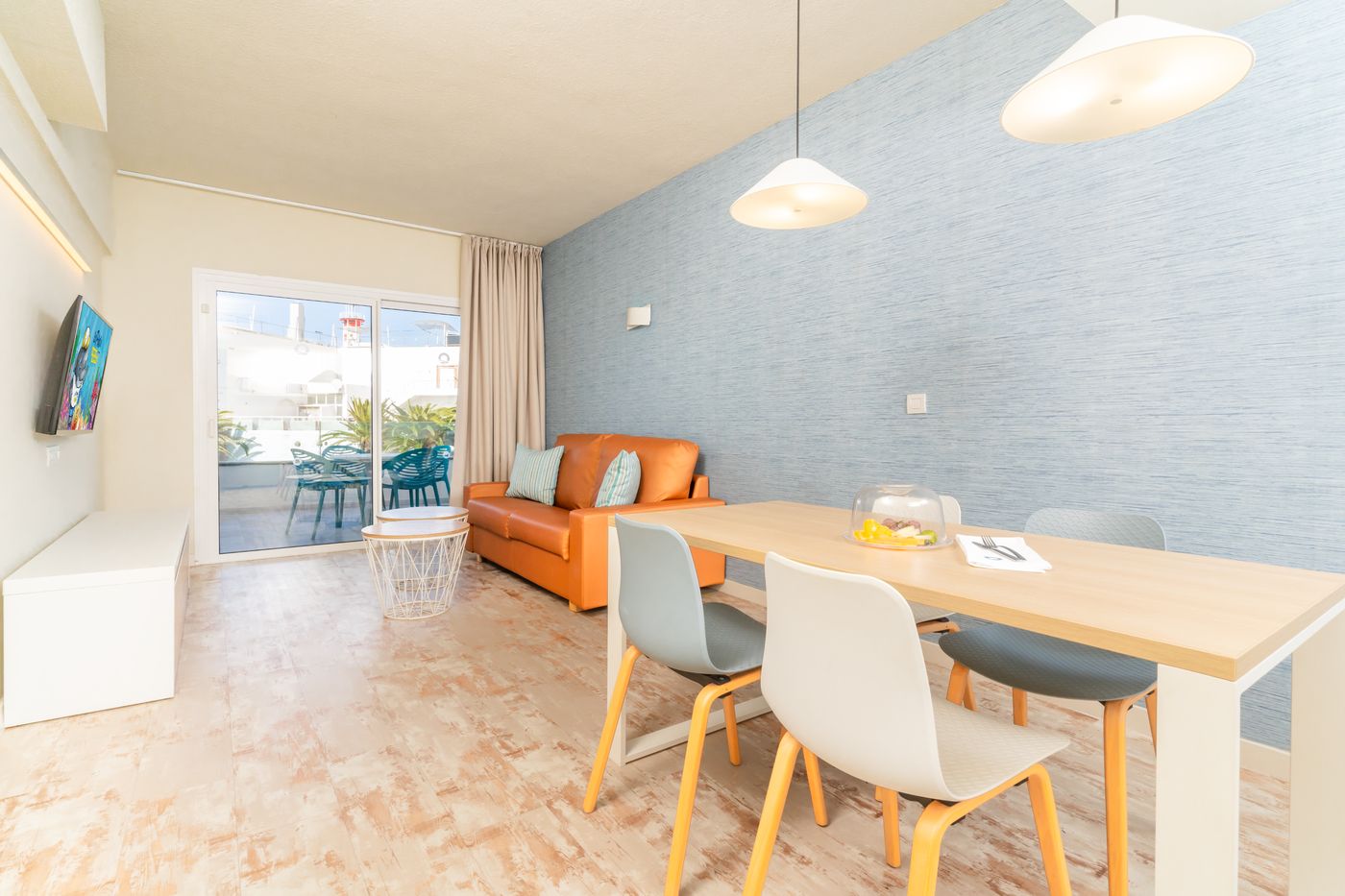 Hovima-La-Pinta-Beachfront-Family-Hotel-Room-18