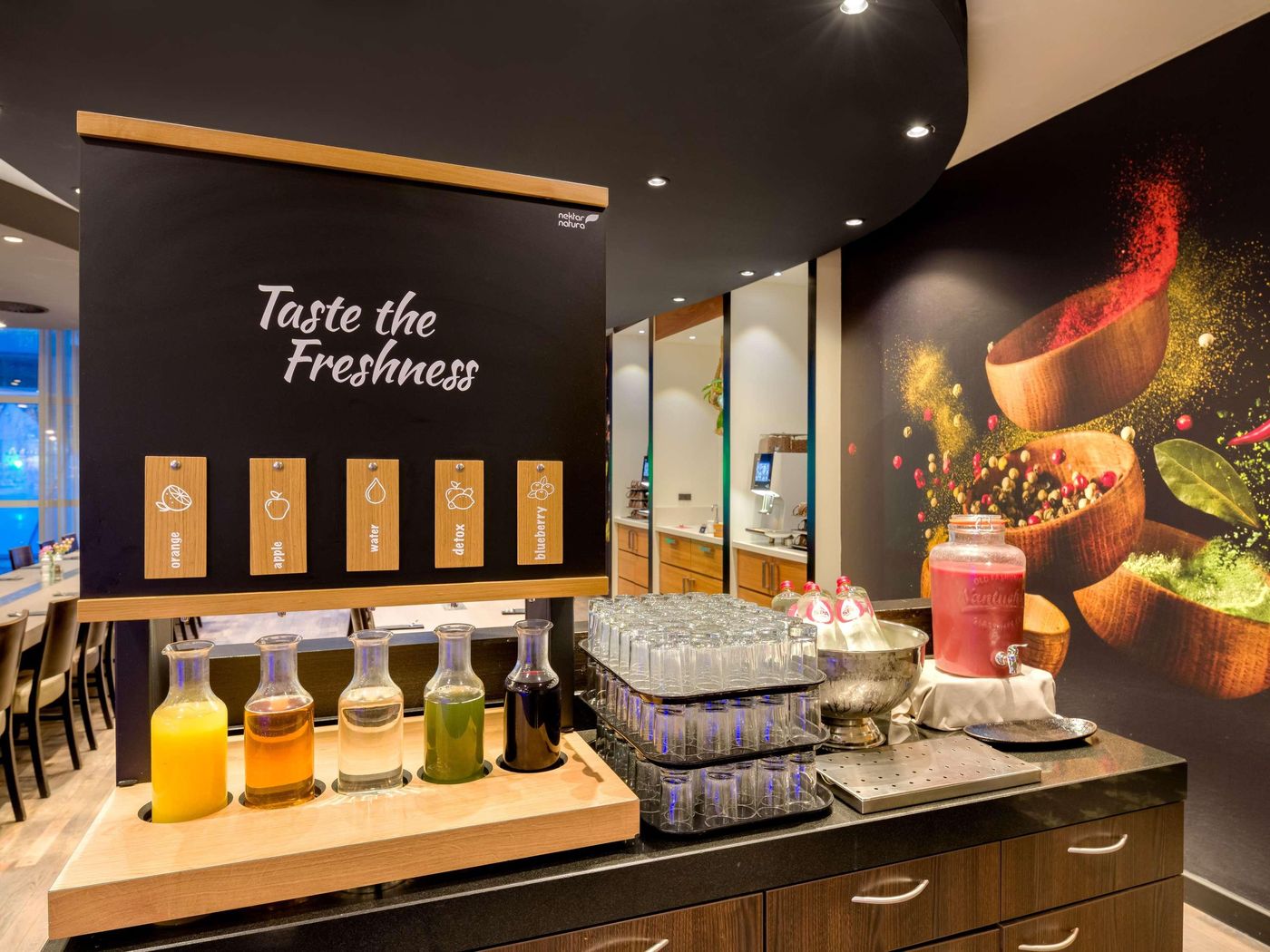 Movenpick-Amsterdam-City-Restaurant-45