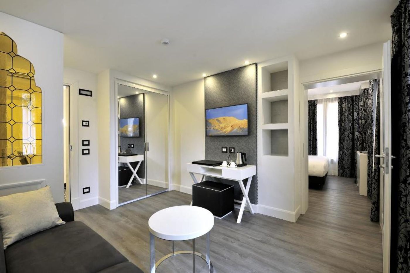 Al-Theatro-Palace-Room-5