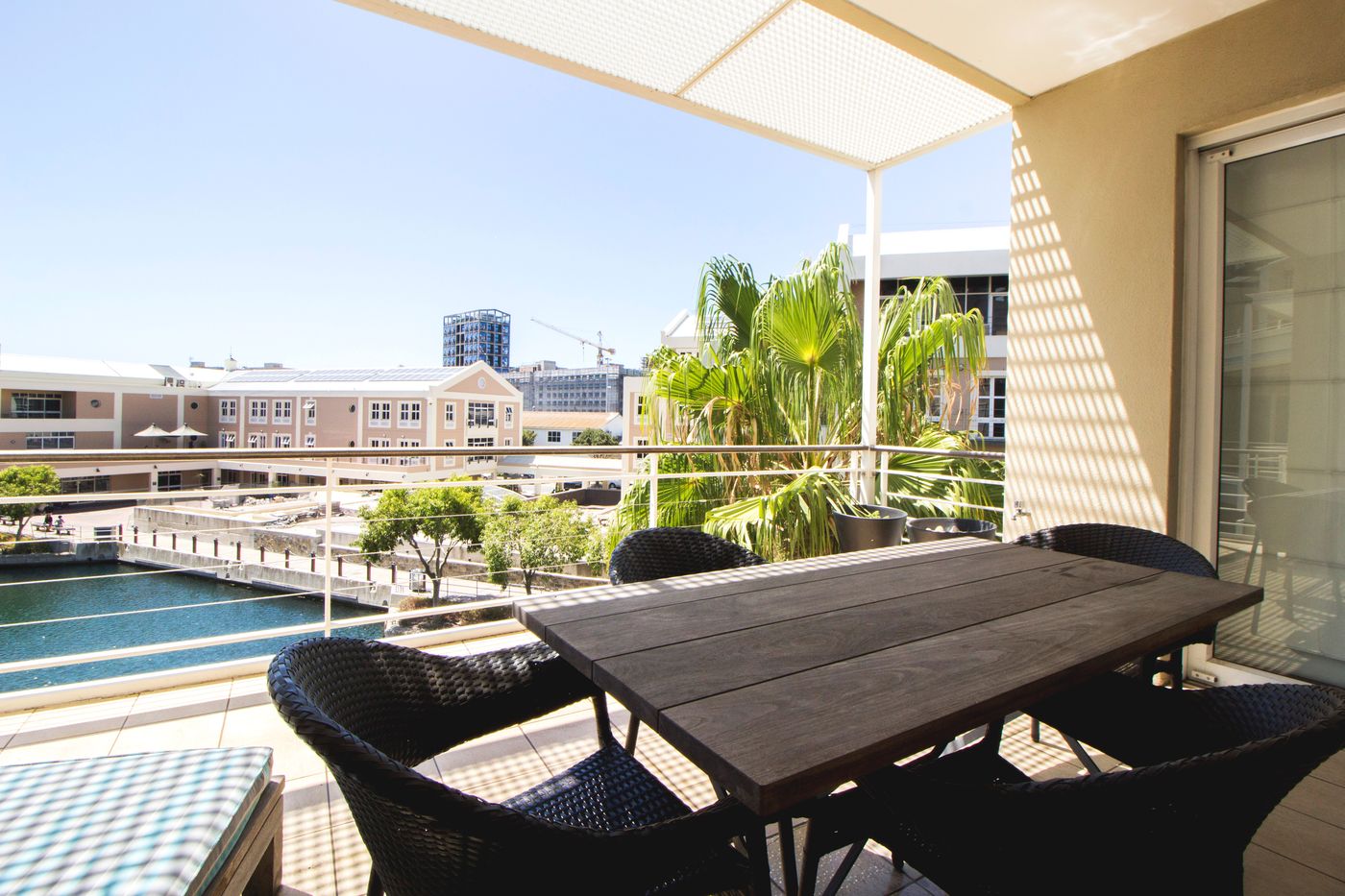 Waterfront-Village-Room-40