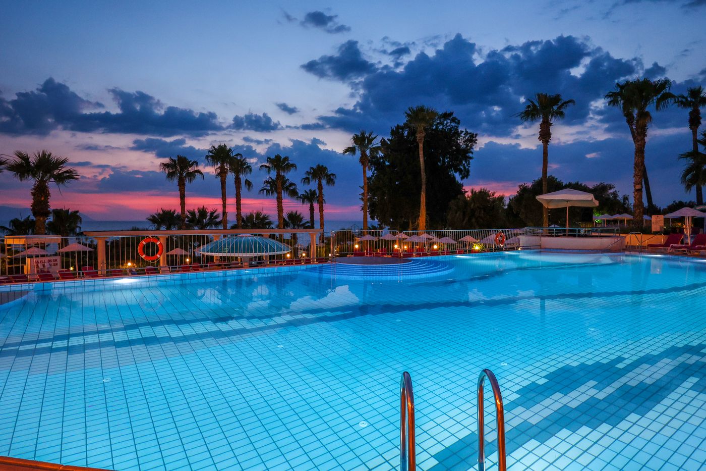 Grand Blue Sky International