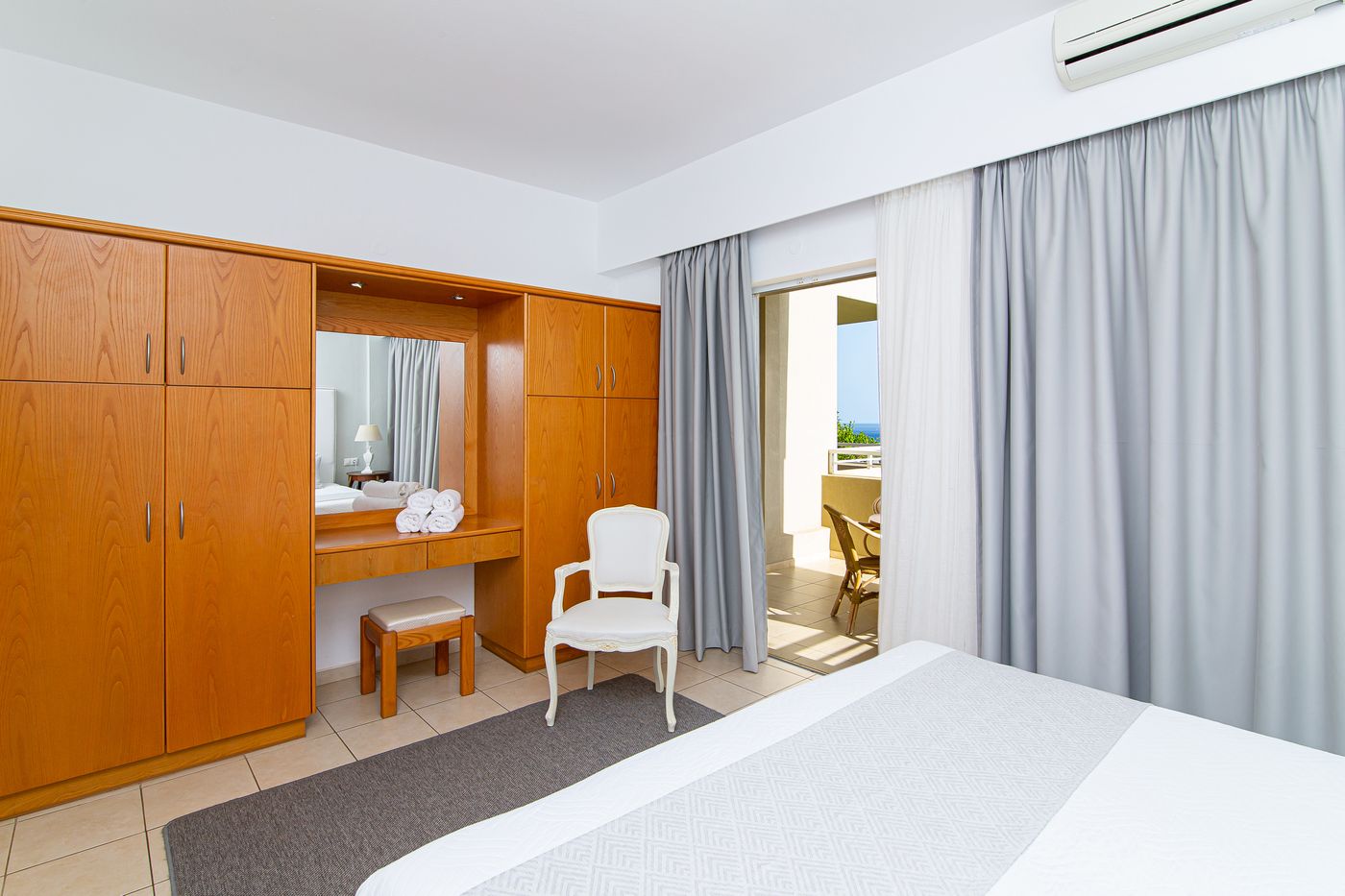 Villa-Mare-Monte-Room-30