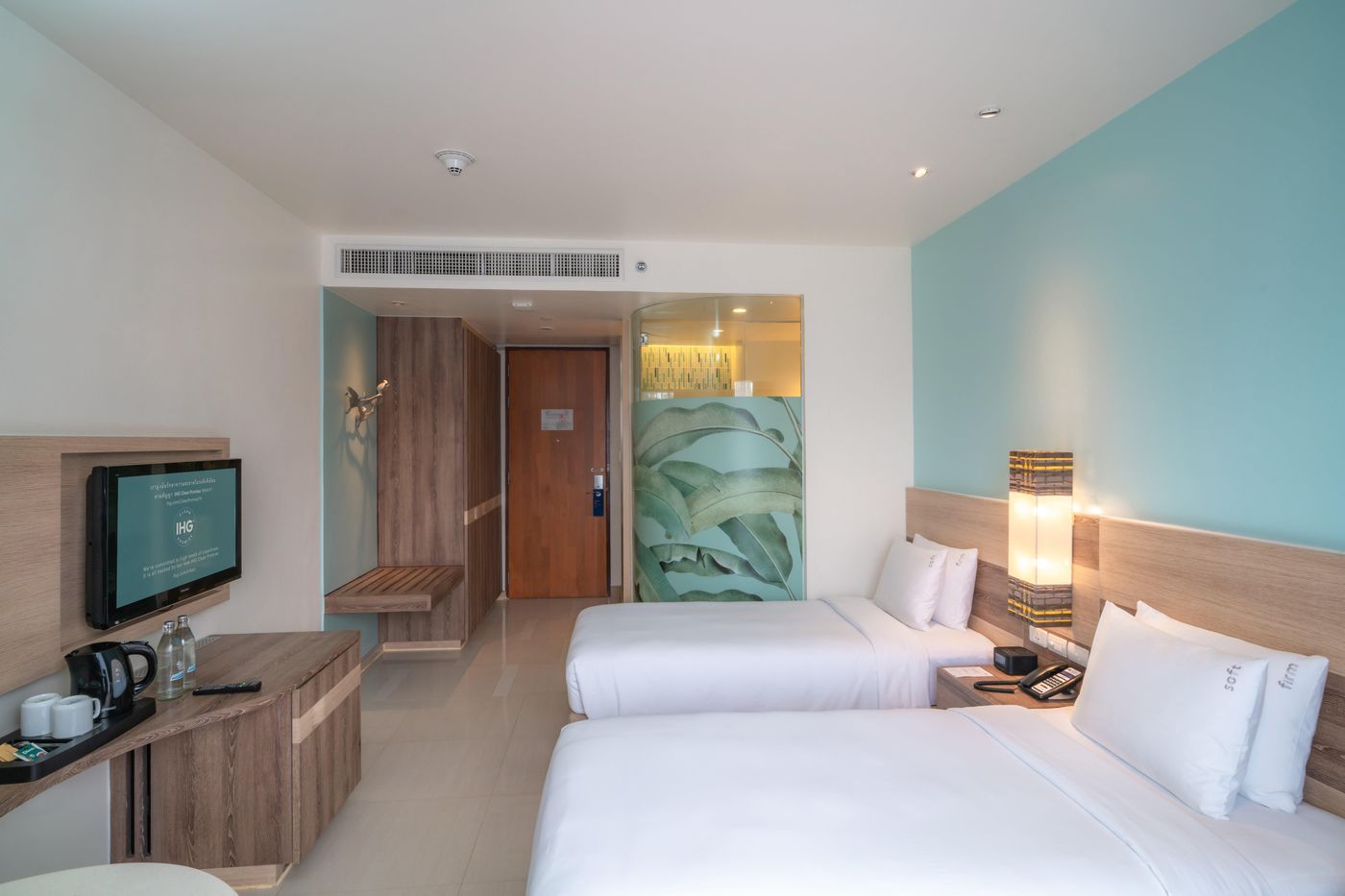 Holiday-Inn-Express-Phuket-Patong-Beach-Central-Room-30