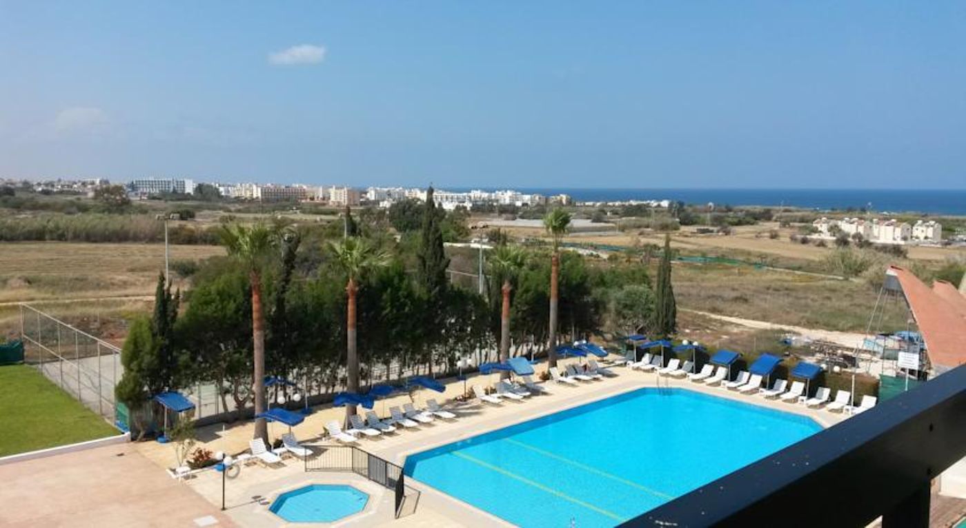 Kapetanios Bay Hotel