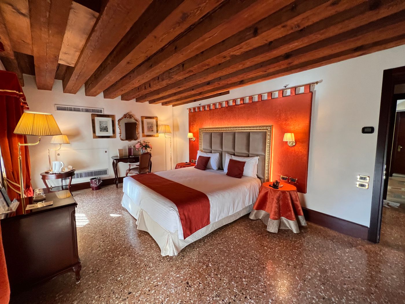 Ruzzini-Palace-Room-28