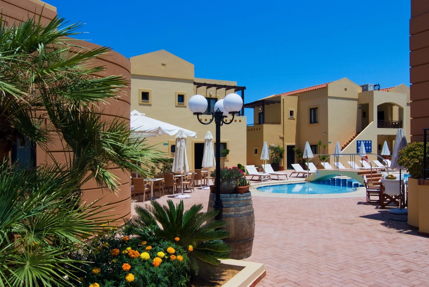 Silver-Beach-Pool-11