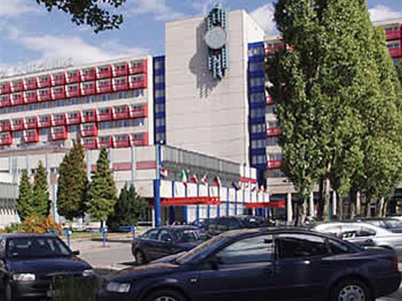 Premium-Slovakia-BRATISLAVA-General view-9