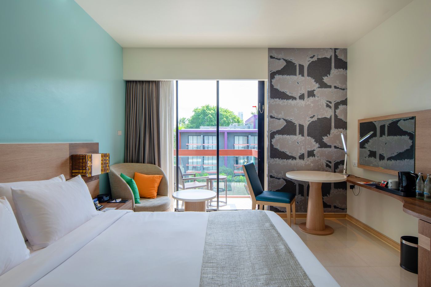 Holiday-Inn-Express-Phuket-Patong-Beach-Central-Room-27