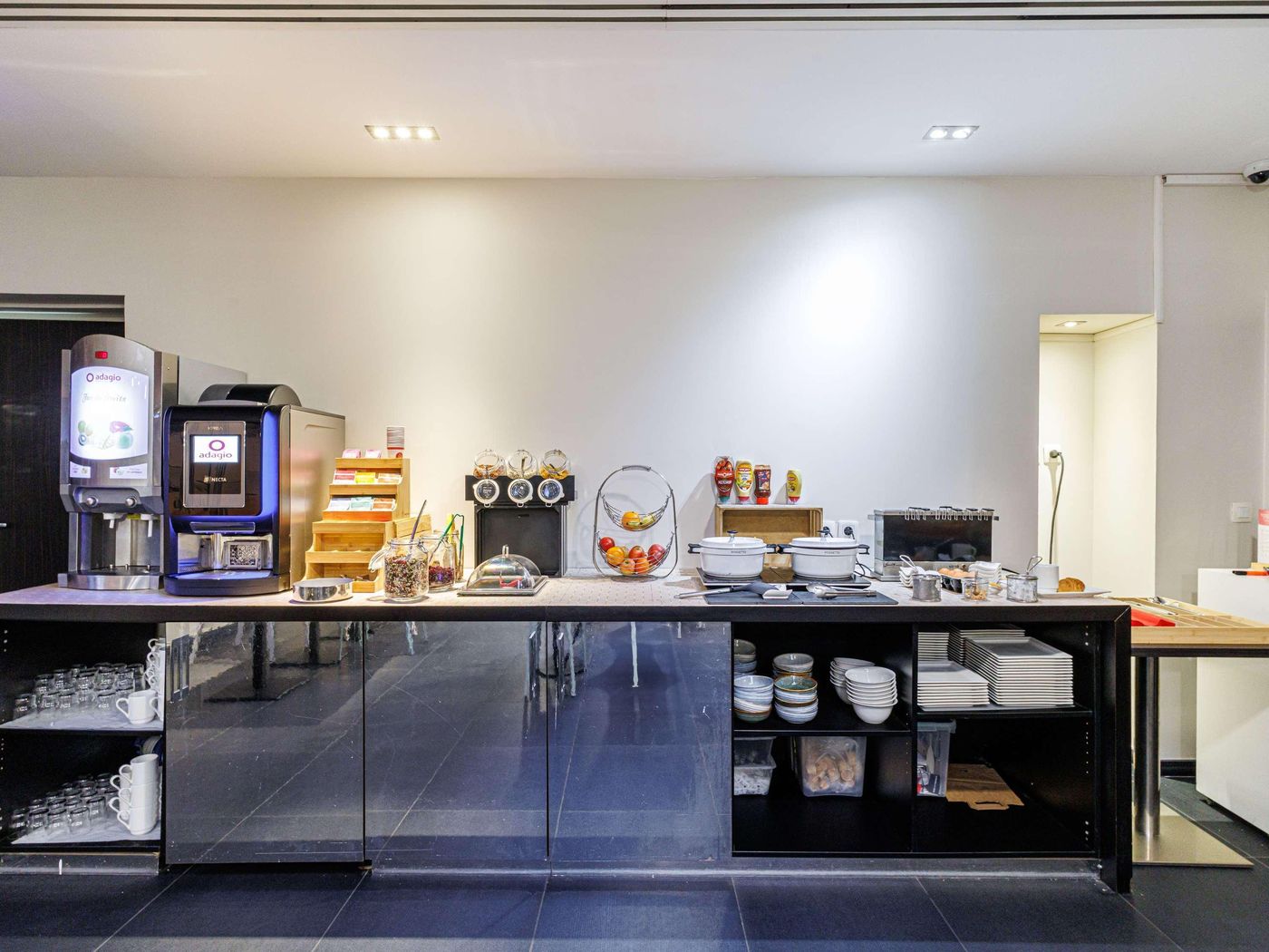 Hipark-Design-Suites-Nice-Restaurant-43