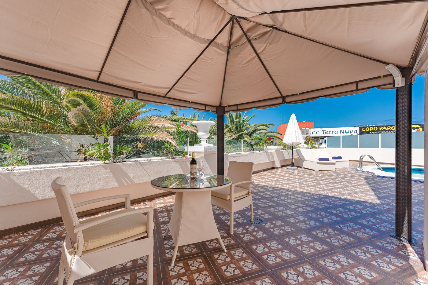 Flamingo-Suites-Room-21