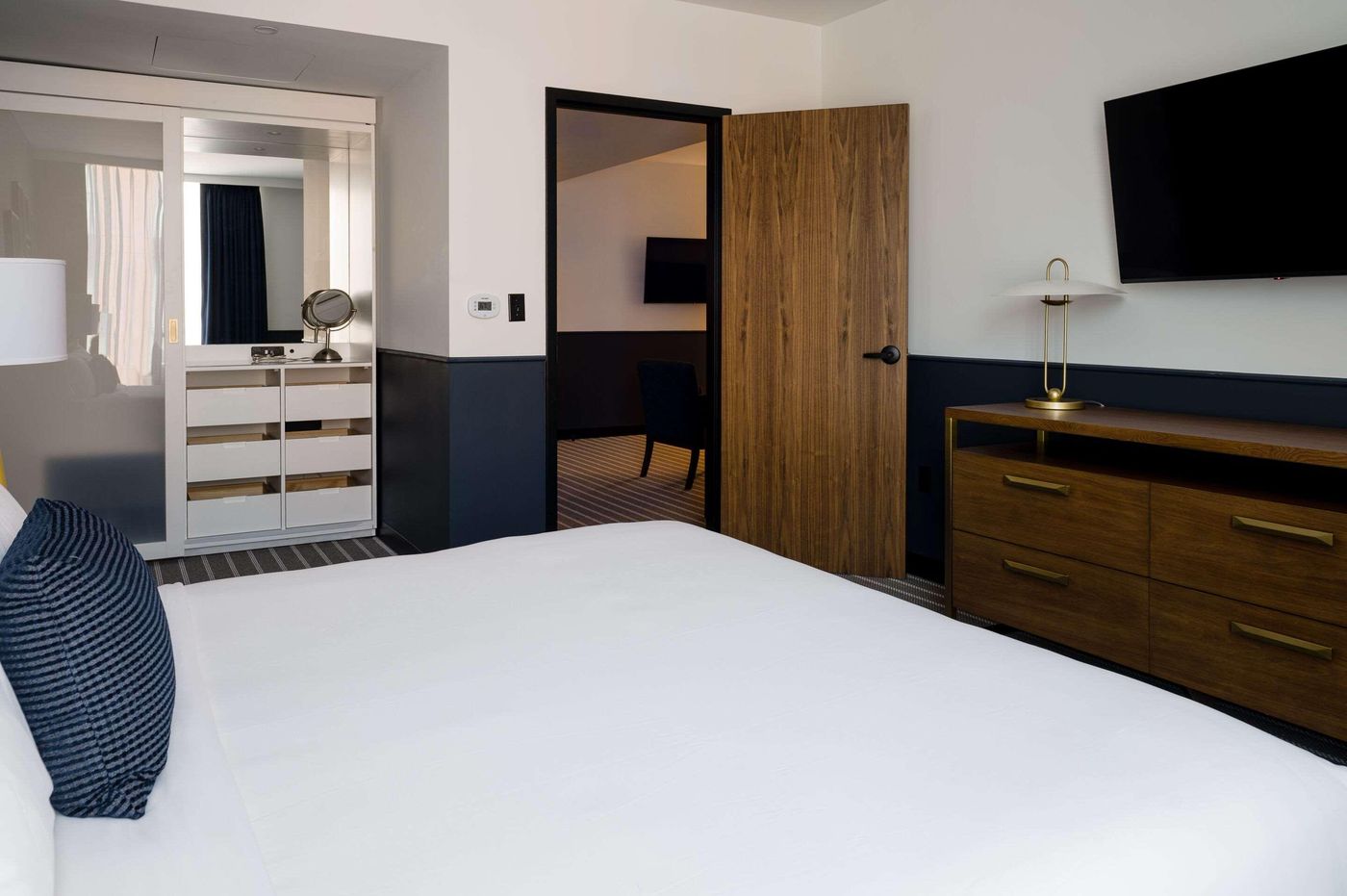 Cambria-Hotel-Boston-Somerville-Room-33