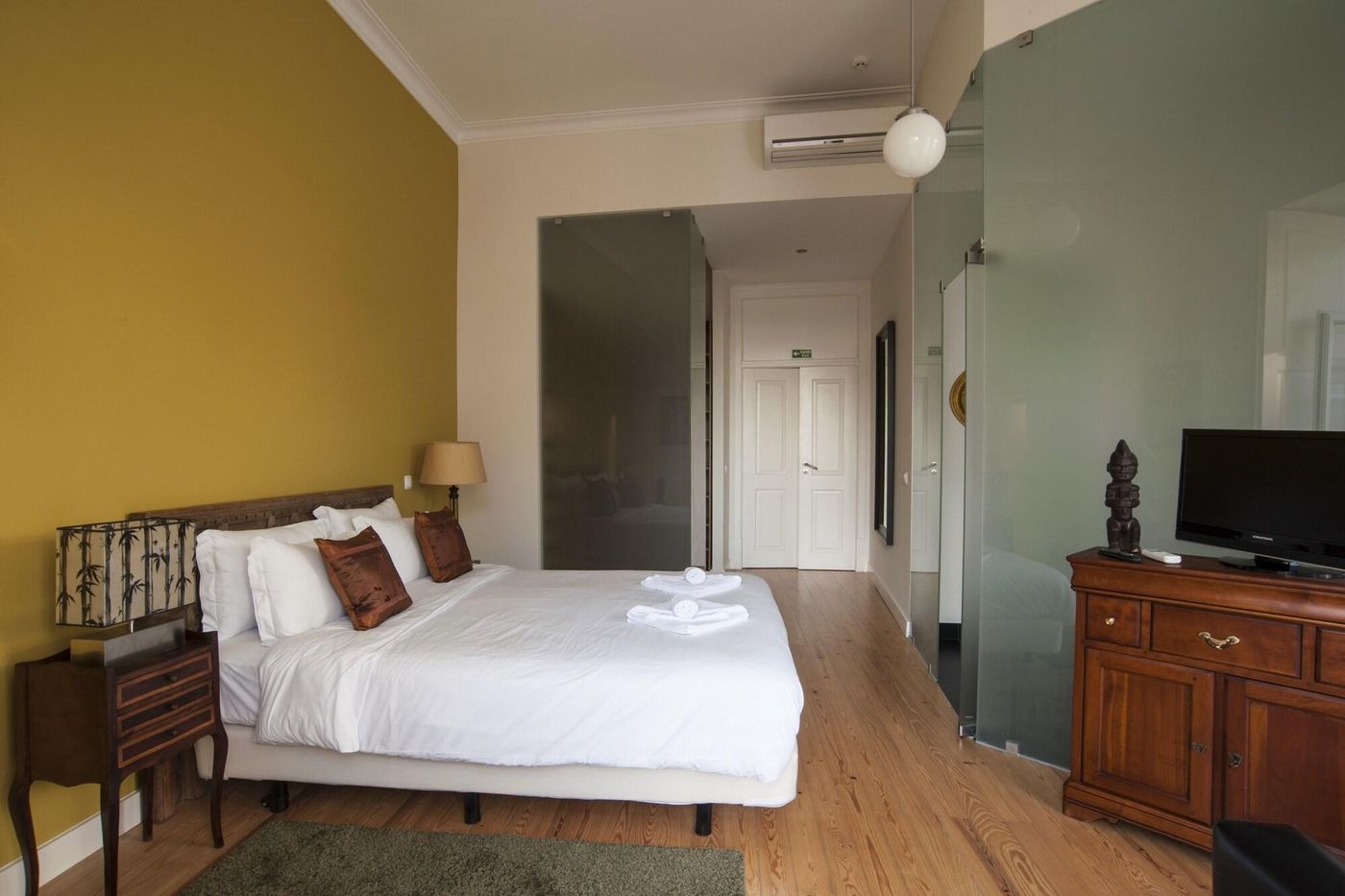 Casa-Do-Bairro-Bed---Breakfast-Room-18