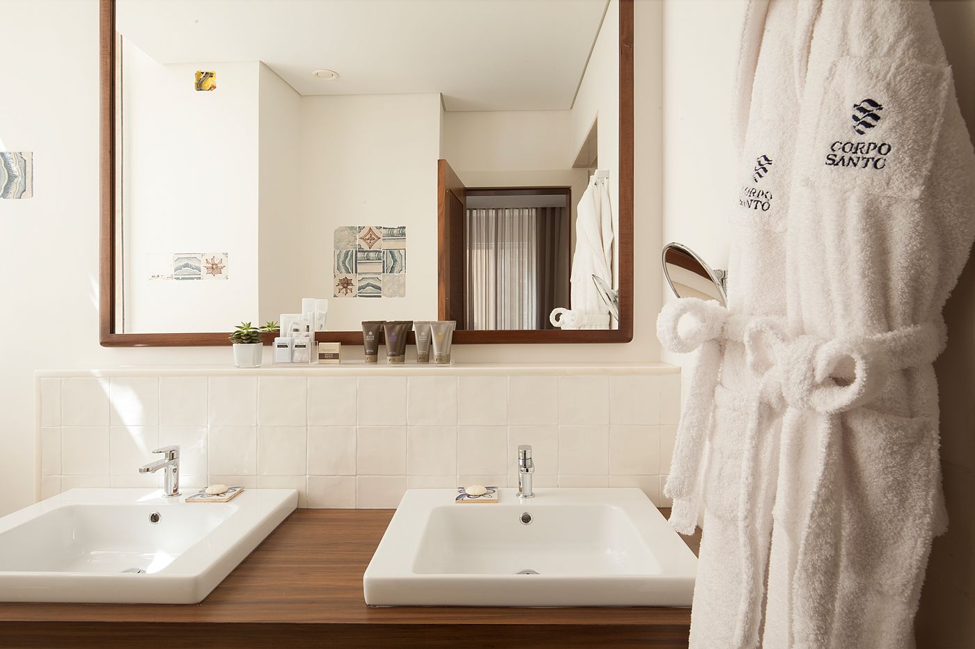 Corpo-Santo-Lisbon-Historical-Hotel-Room-32