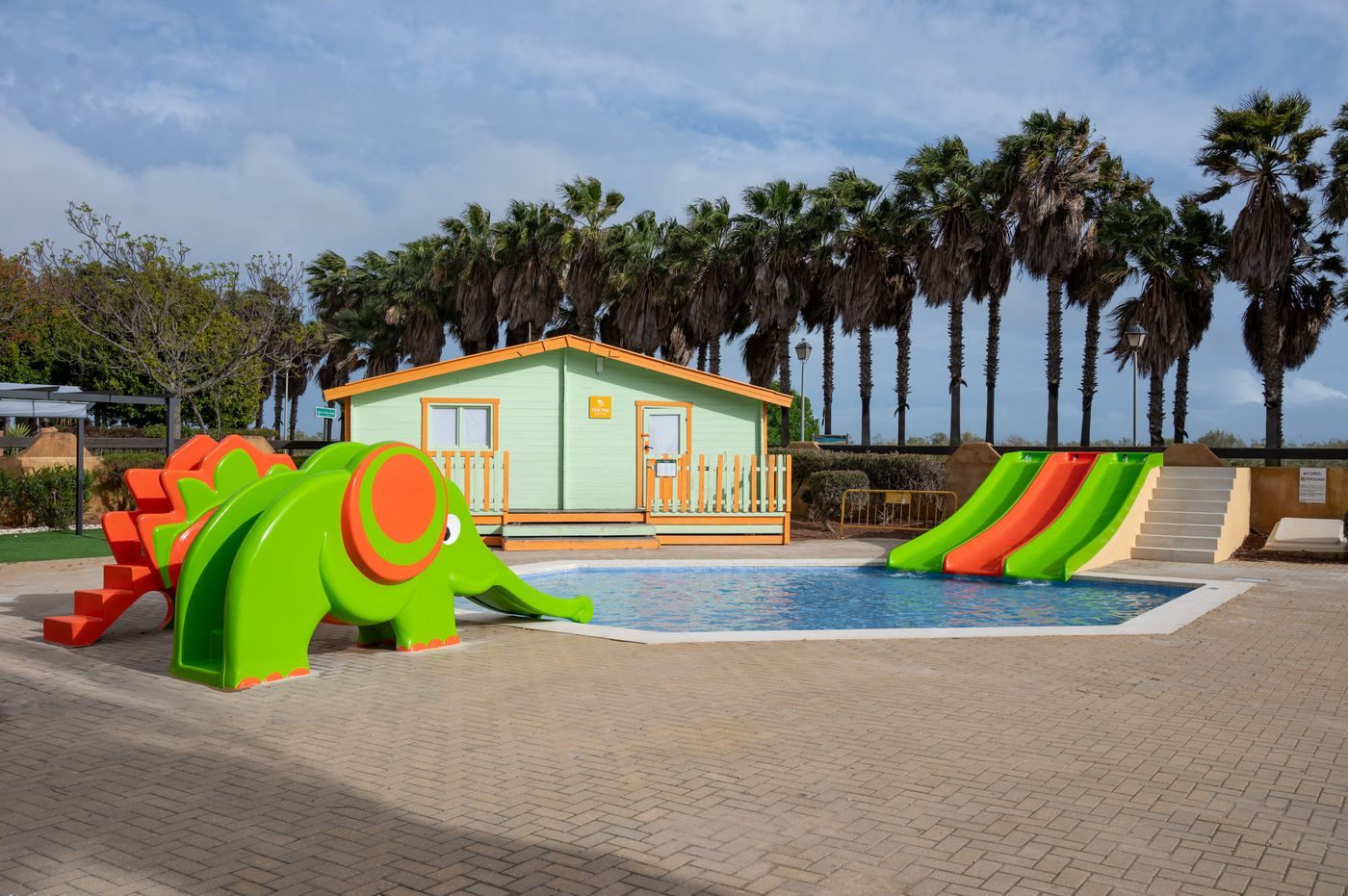 Iberostar-Isla-Canela-Pool-50