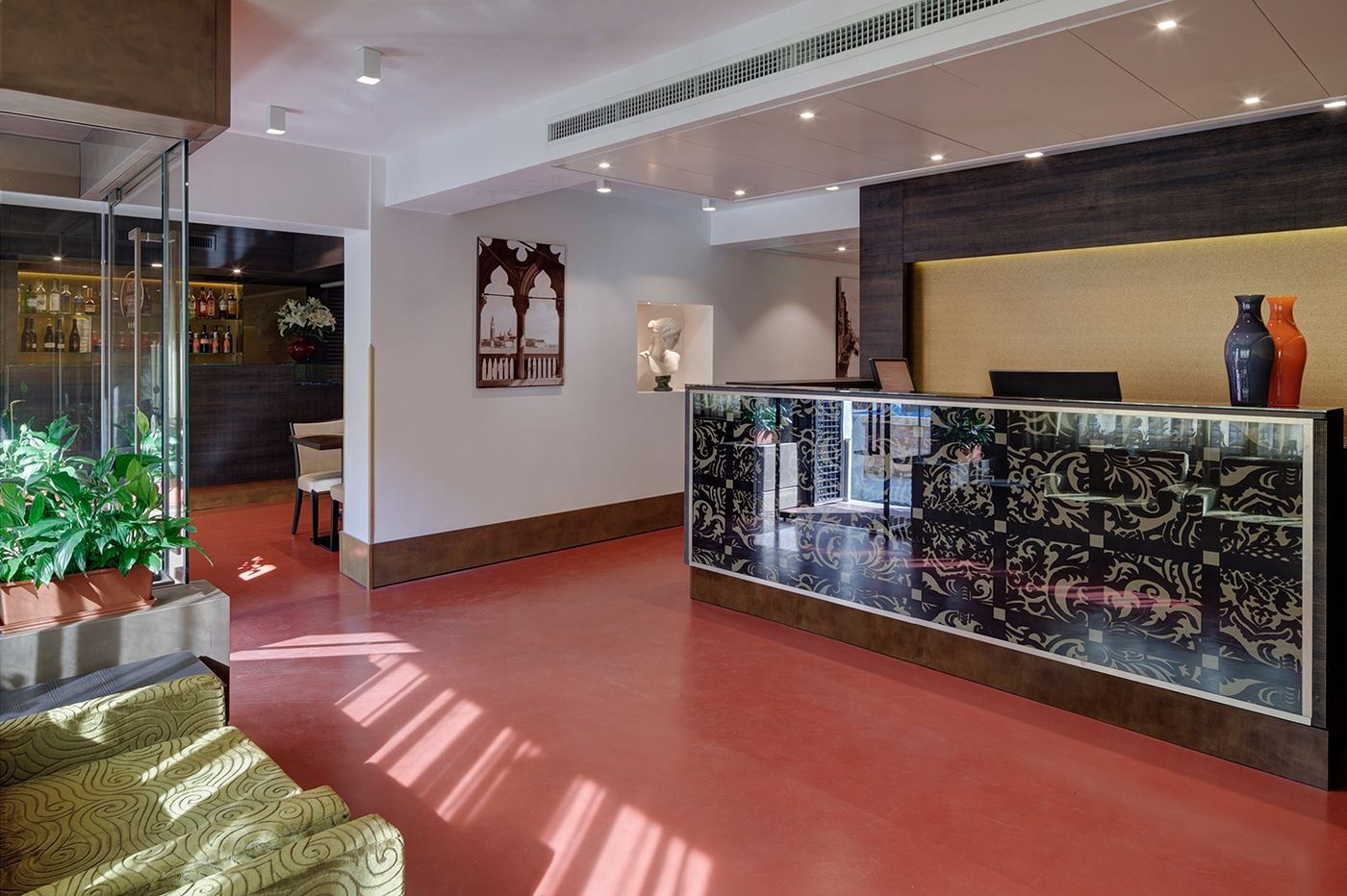 American-Dinesen-Lobby-13