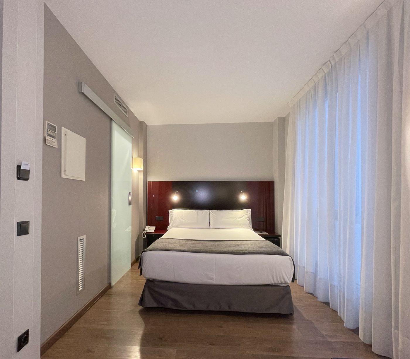 Sant Antoni-Spain-BARCELONA-Room-10