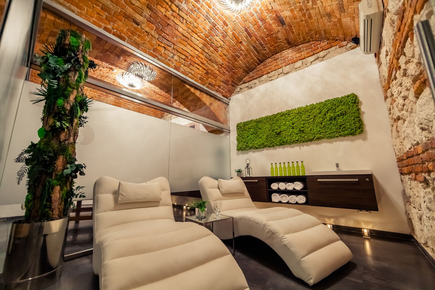 Queen-Boutique-Hotel-Sports-and-Entertainment-44