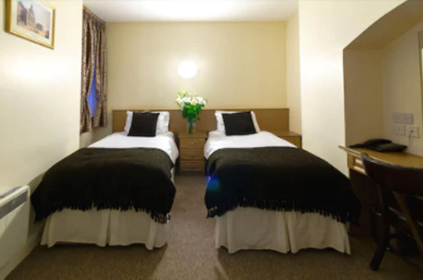 Celtic Lodge Guesthouse Restaurant Bar-Ireland-DUBLIN-Room-7