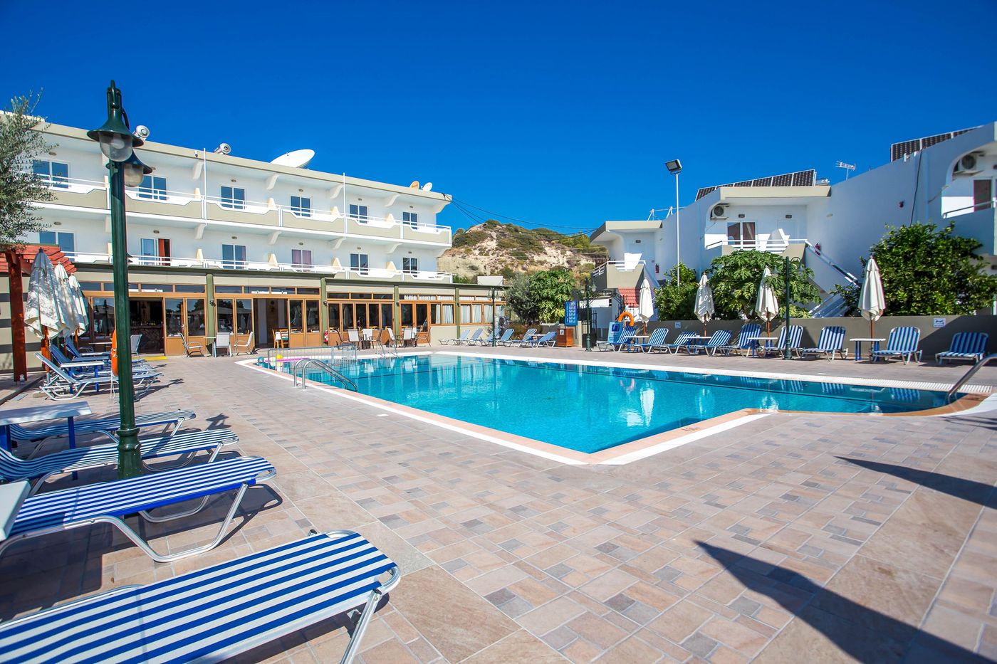 Georgia-Apartments-Pool-6