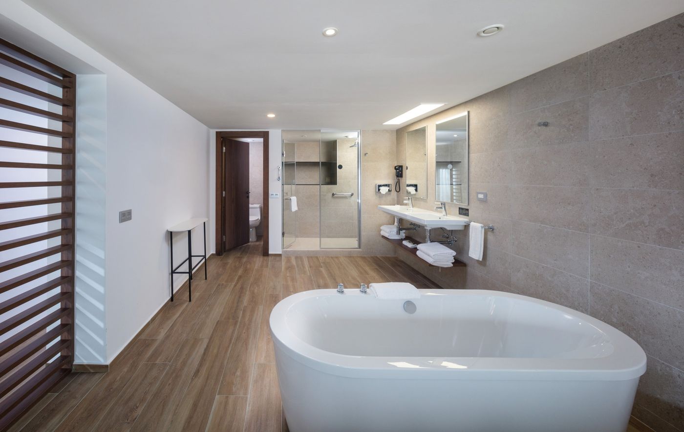 Riu-Montego-Bay-All-Inclusive-Room-32