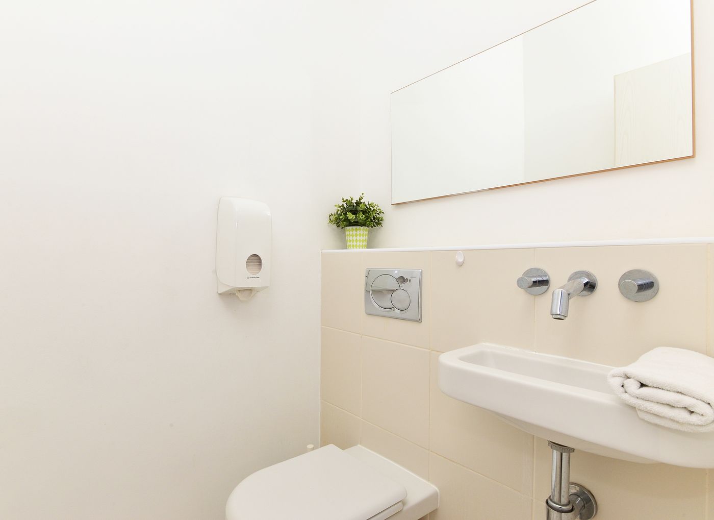 Quality-Point-Apartments-Room-24