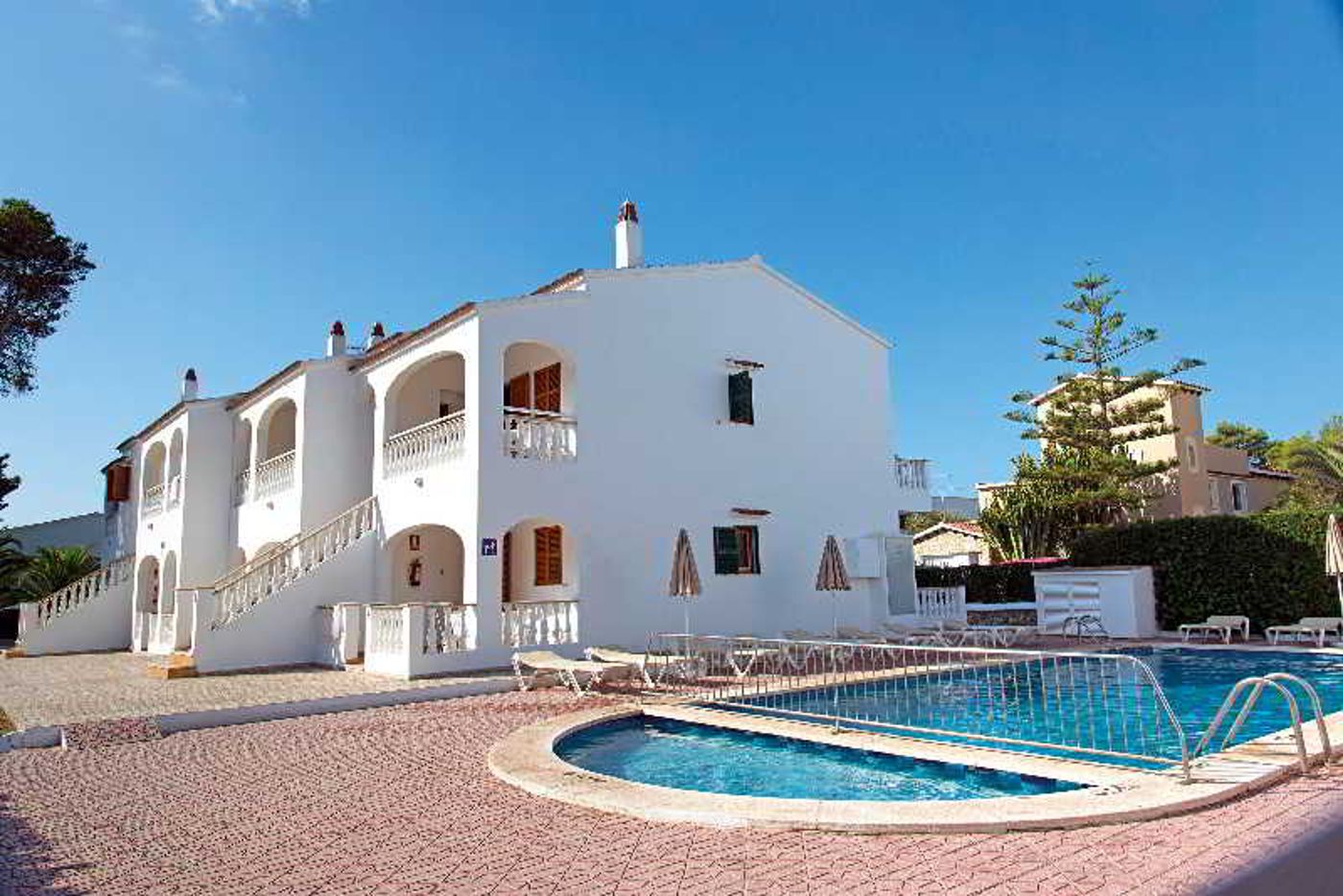 Apartamentos-Mar-Blanca-Pool-3