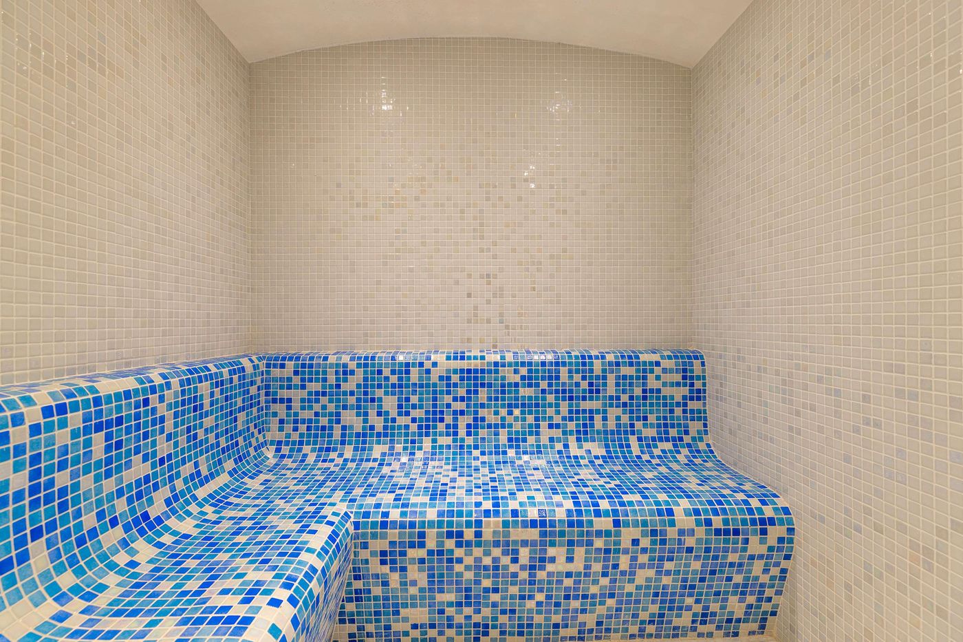 DoubleTree-by-Hilton-Doha-Downtown-Sports-and-Entertainment-55