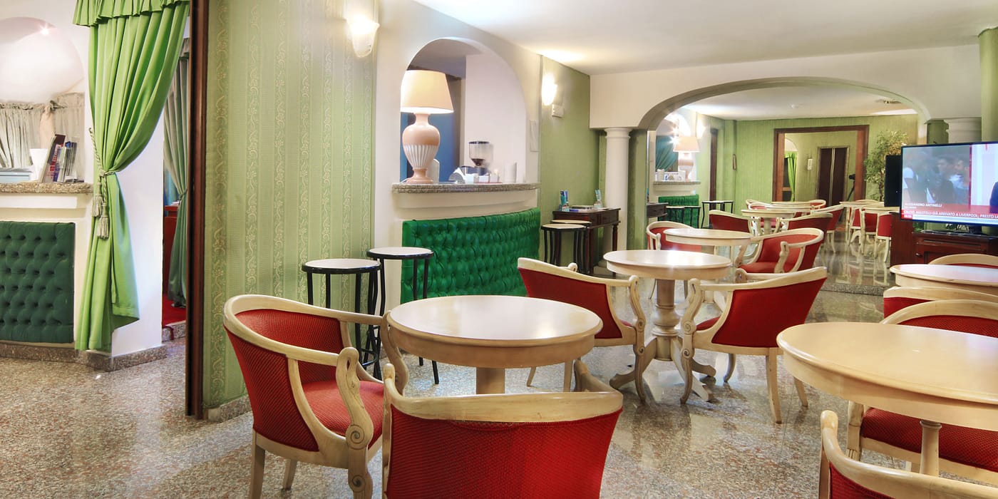 Colonna-Palace-Hotel-Mediterrano-Bar-9