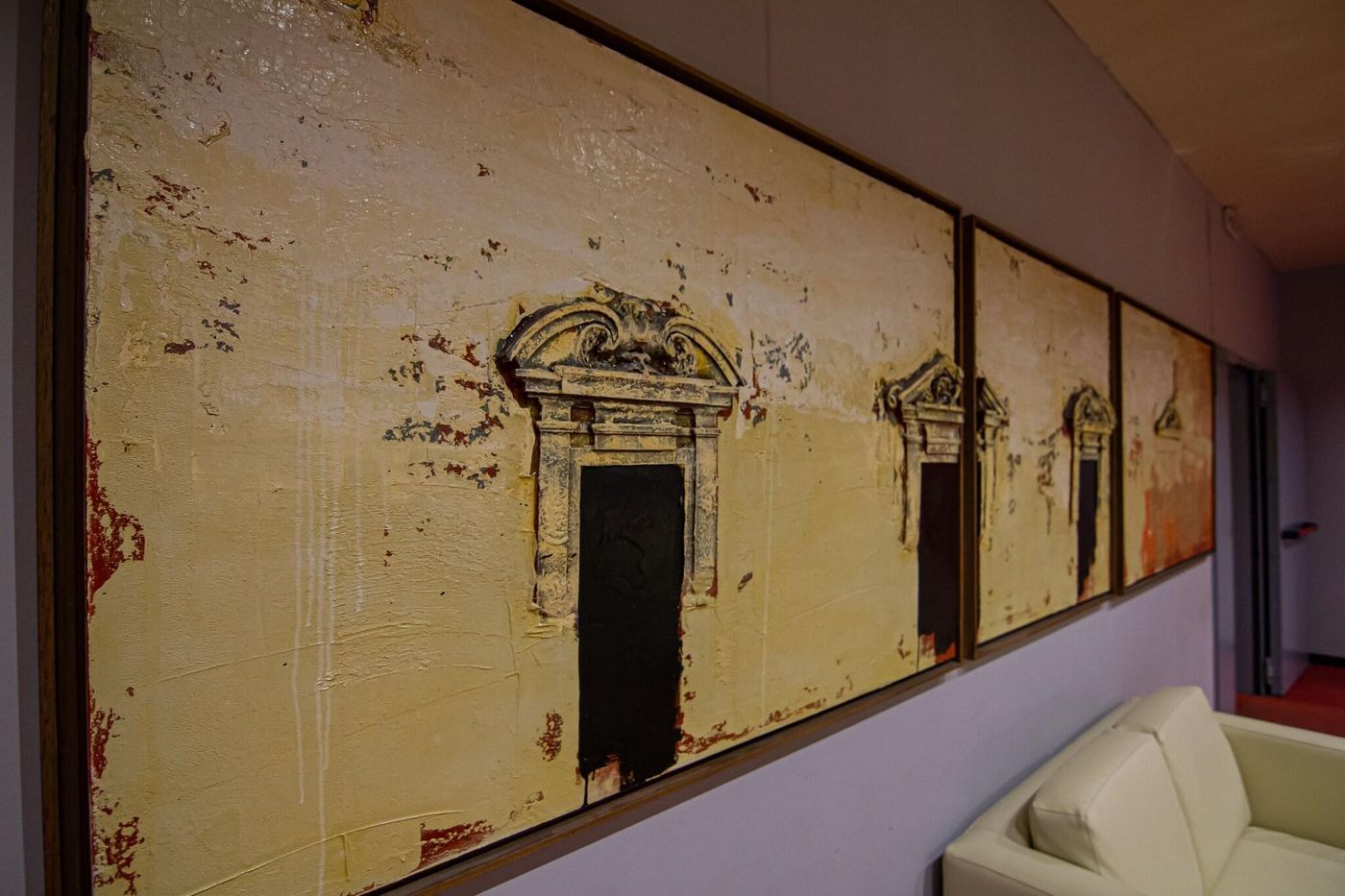 Hotel-Tuscany-Inn-Lobby-12