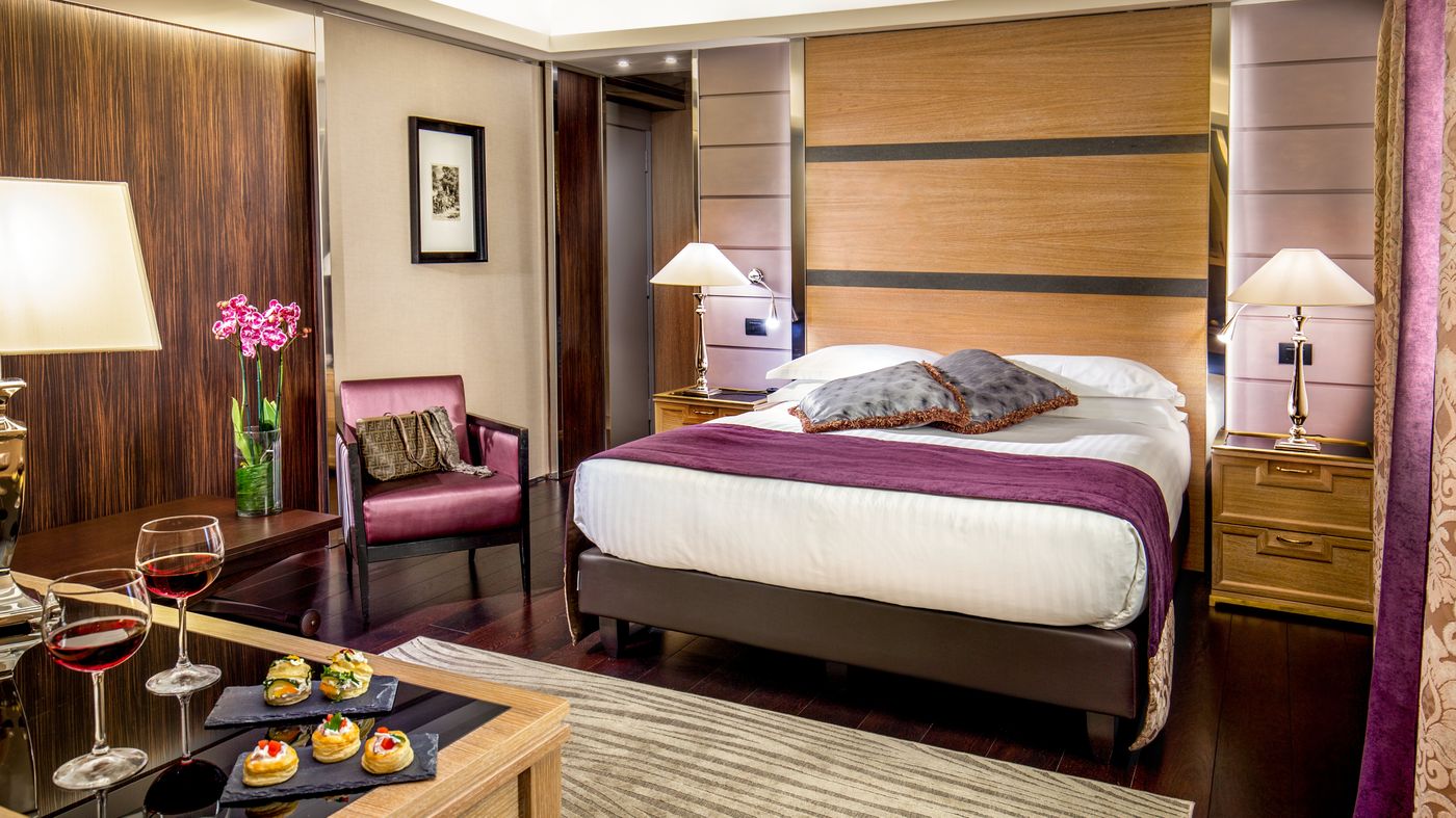 Inn-At-The-Spanish-Steps-Room-8