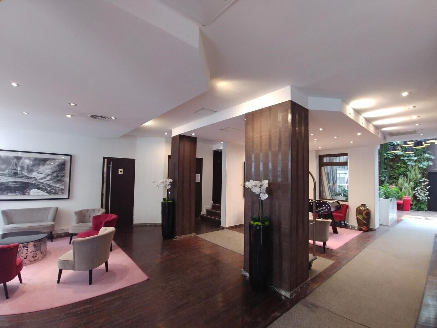 Aida-Marais-Lobby-14