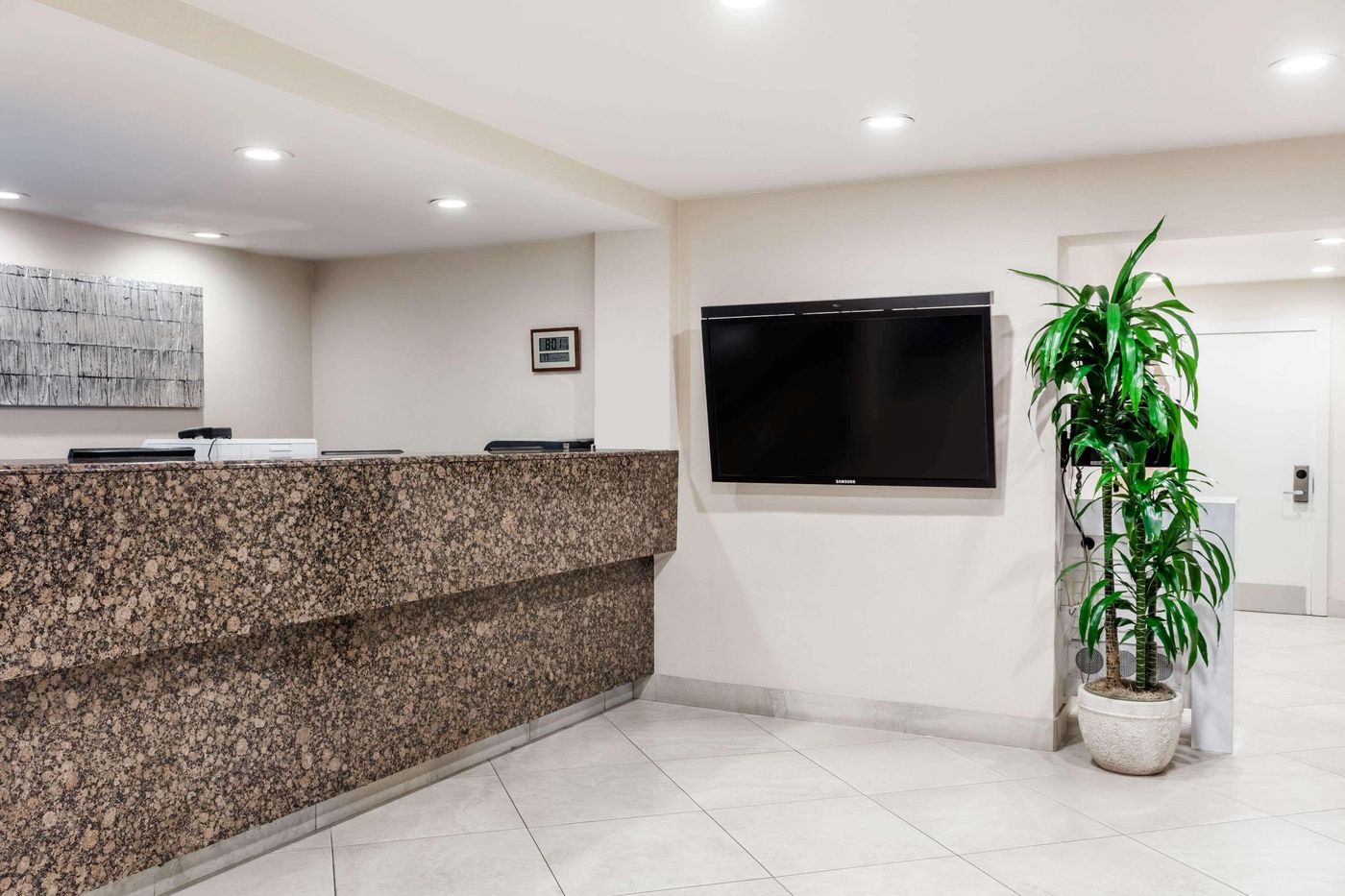 Days Inn by Wyndham San Diego Hotel Circle - United States - SAN DIEGO - Lobby - 3