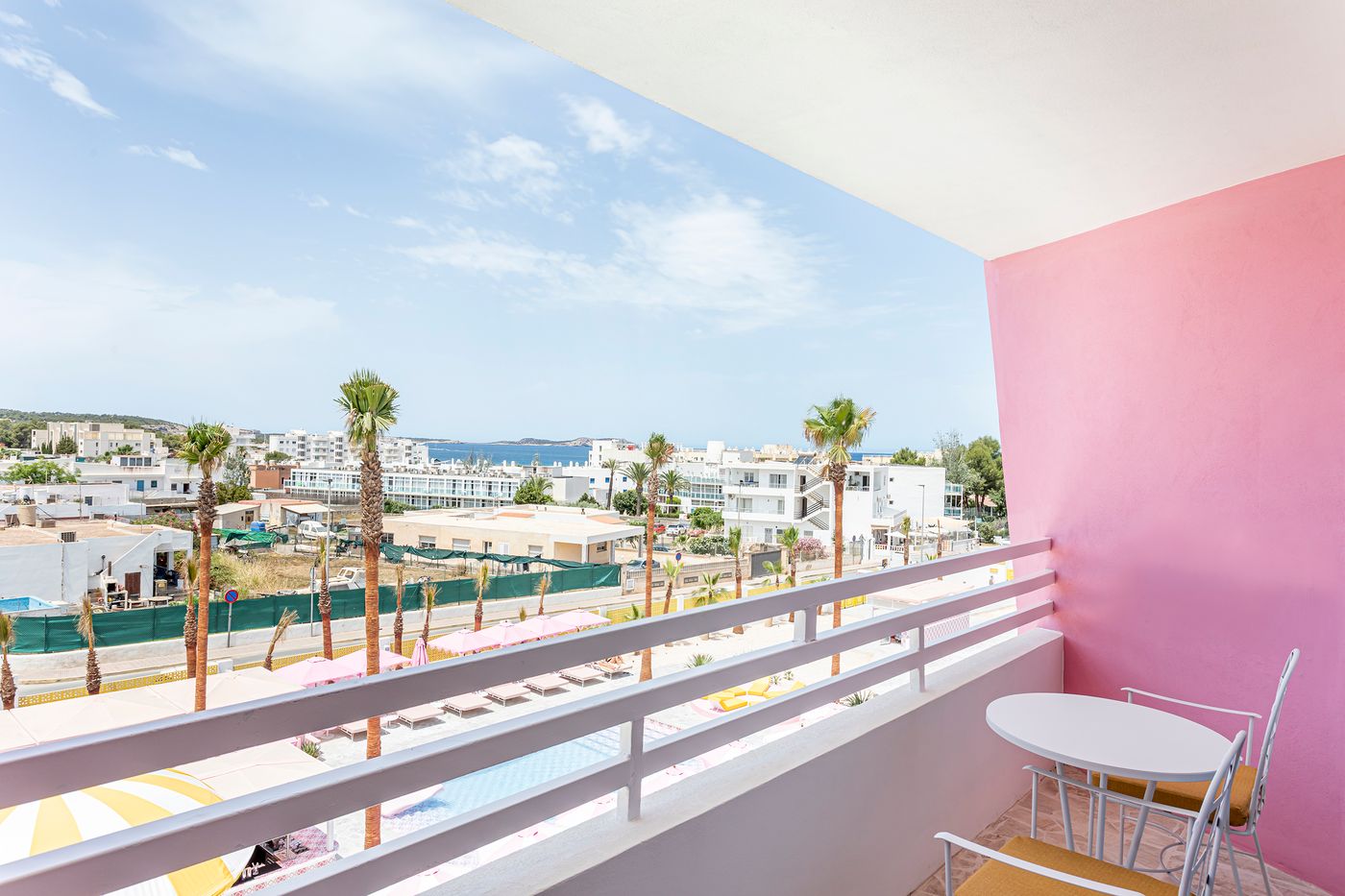 Estudios-Tropicana-Room-67