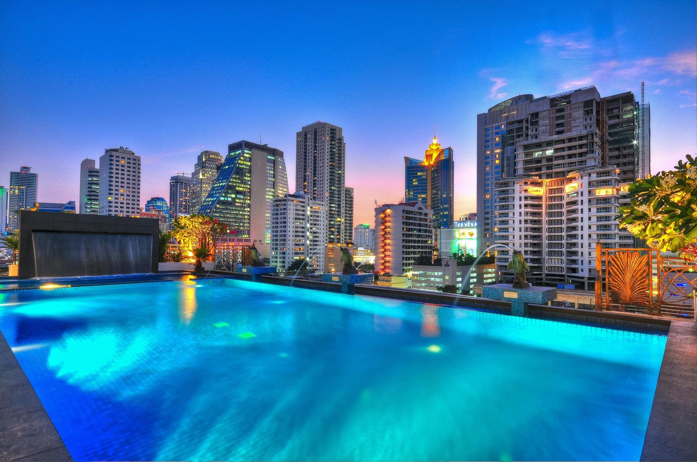 Admiral-Premier-Sukhumvit--SHA-Plus----Pool-23