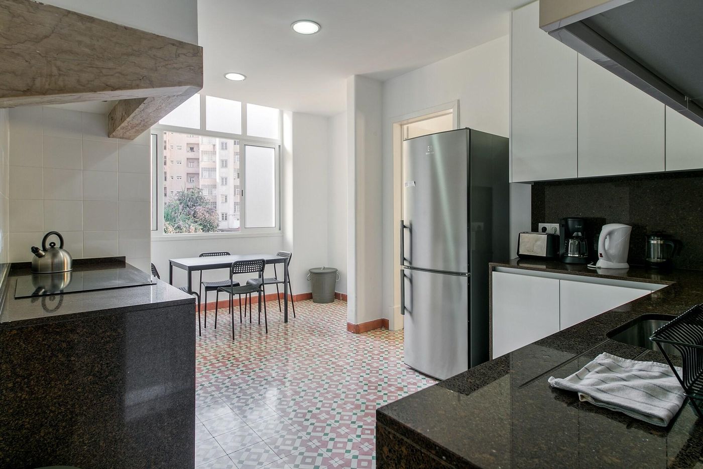 Home-Out-Rooms---Apartments-Room-102