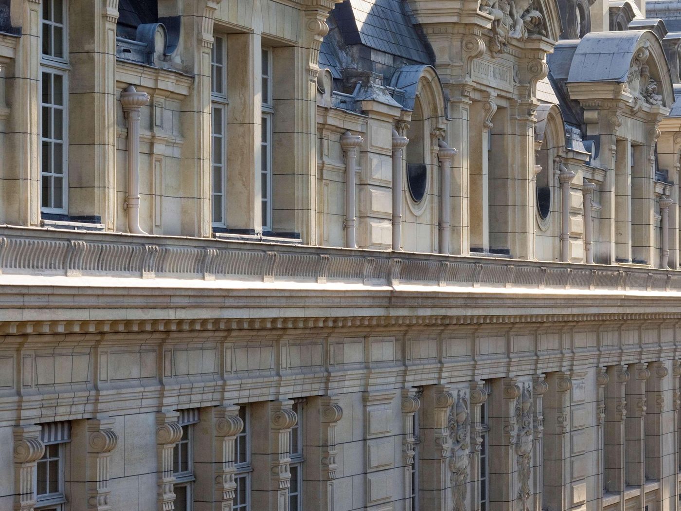 Mercure-Paris-La-Sorbonne-Saint-Germain-des-Pres-Sports-and-Entertainment-76