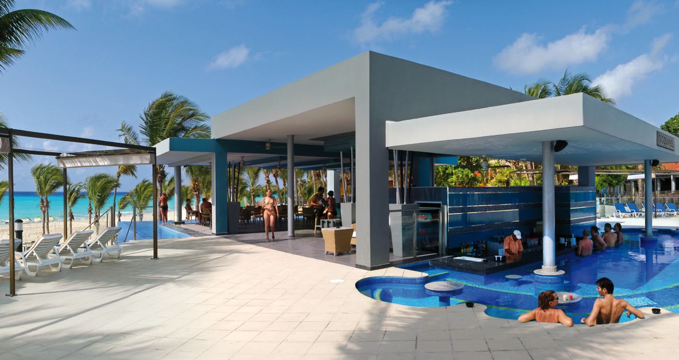 Riu-Yucatan-All-Inclusive-Bar-8