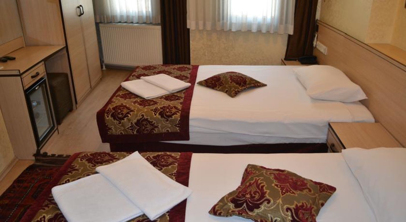 Art-City-Hotel-Room-26