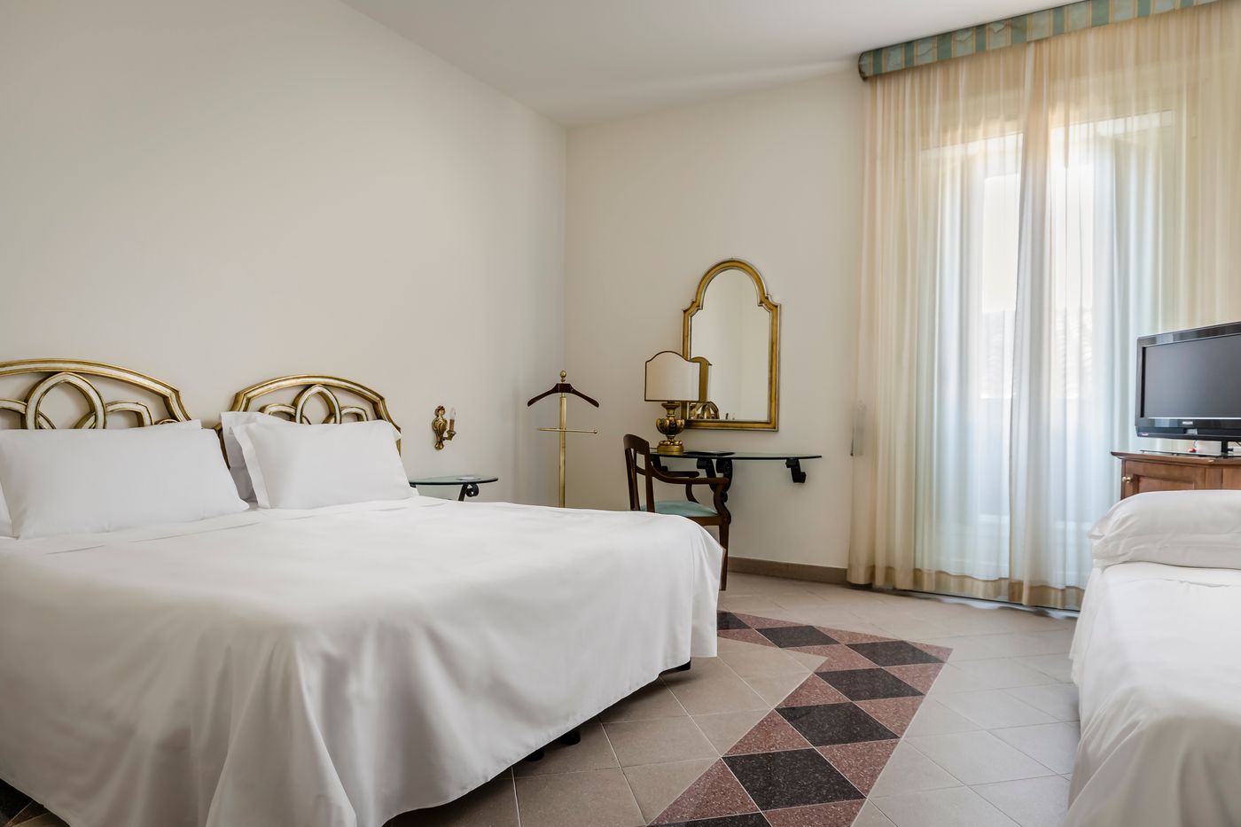 Eurostars-Centrale-Palace-Room-10