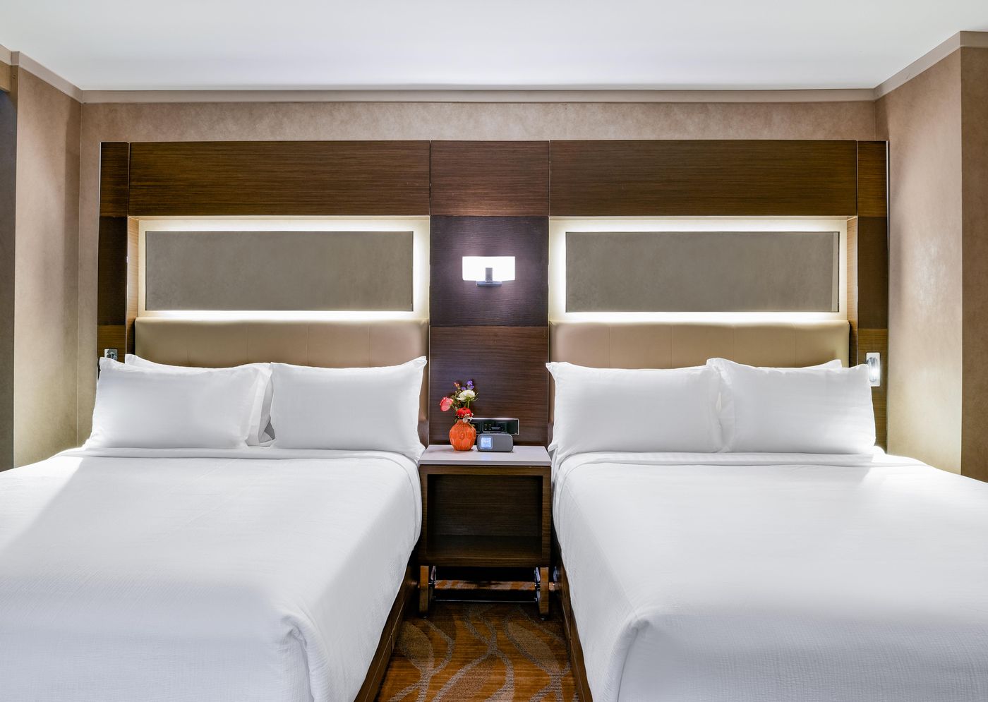 Holiday-Inn-Brooklyn-Downtown-Room-18