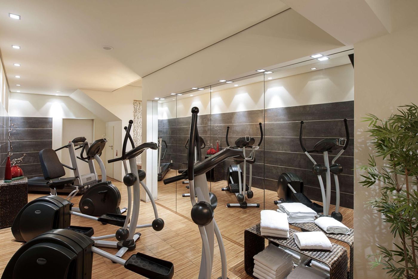 NH-Collection-Koln-Mediapark-Sports-and-Entertainment-41