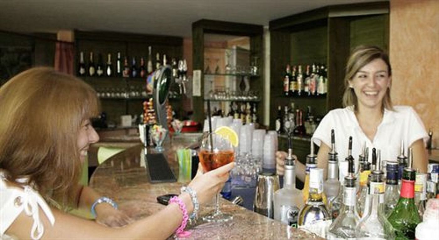 Marina-Manna-Hotel---Club-Village-Bar-50