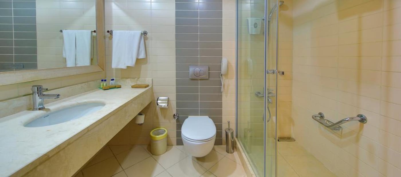 Crystal-Deluxe-Resort---Spa-Room-26