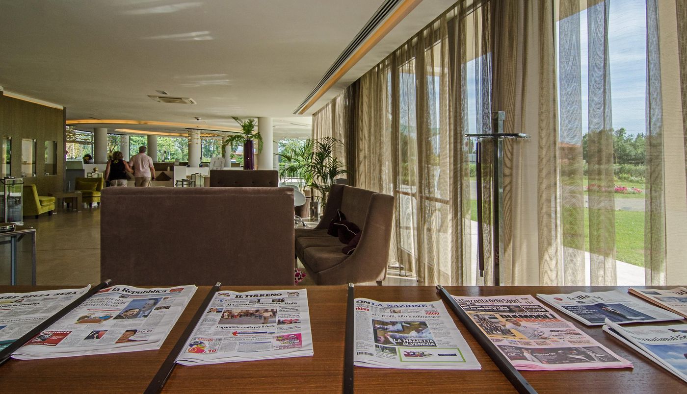 Allegroitalia-Pisa-Tower-Plaza-Lobby-12