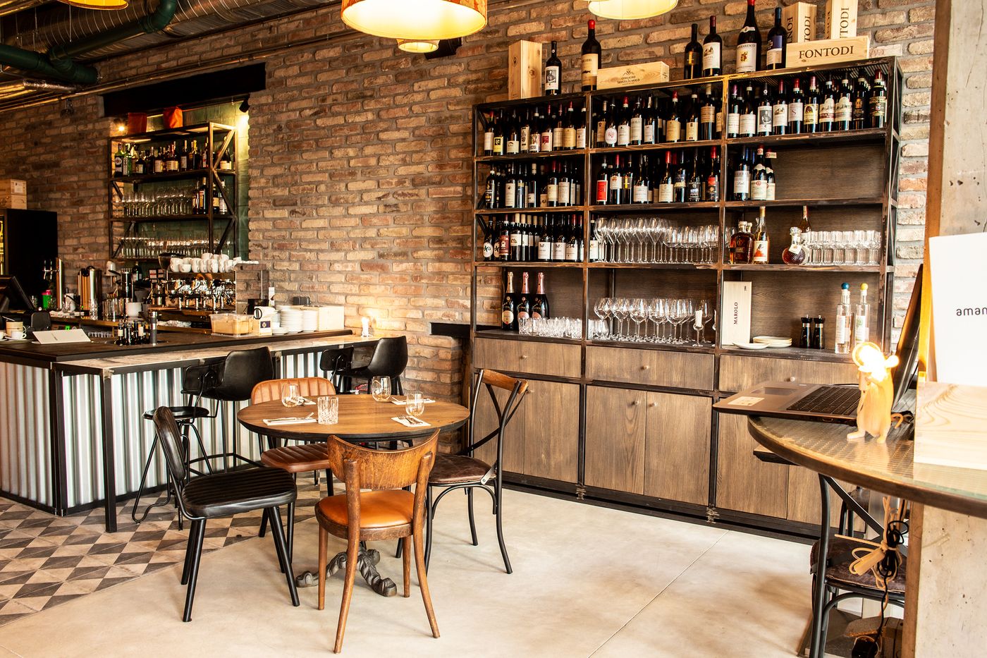 Urban-Creme-Restaurant-6