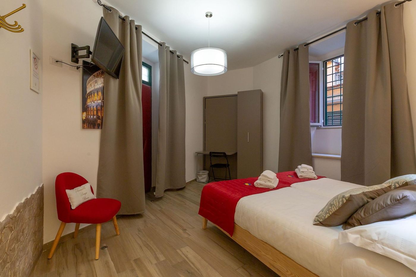 Flatinrome-Trastevere-Deluxe-Rooms-Room-15