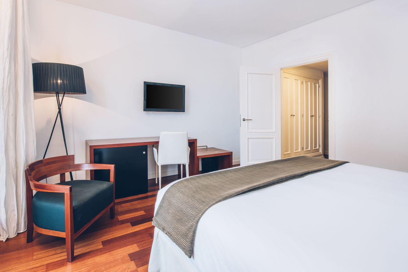 IBEROSTAR-Grand-Hotel-Mencey-Room-38