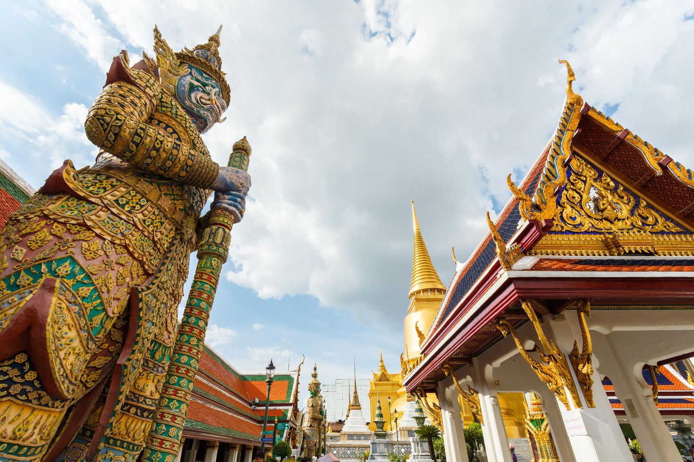 Holiday-Inn-Bangkok-Silom-General-view-3