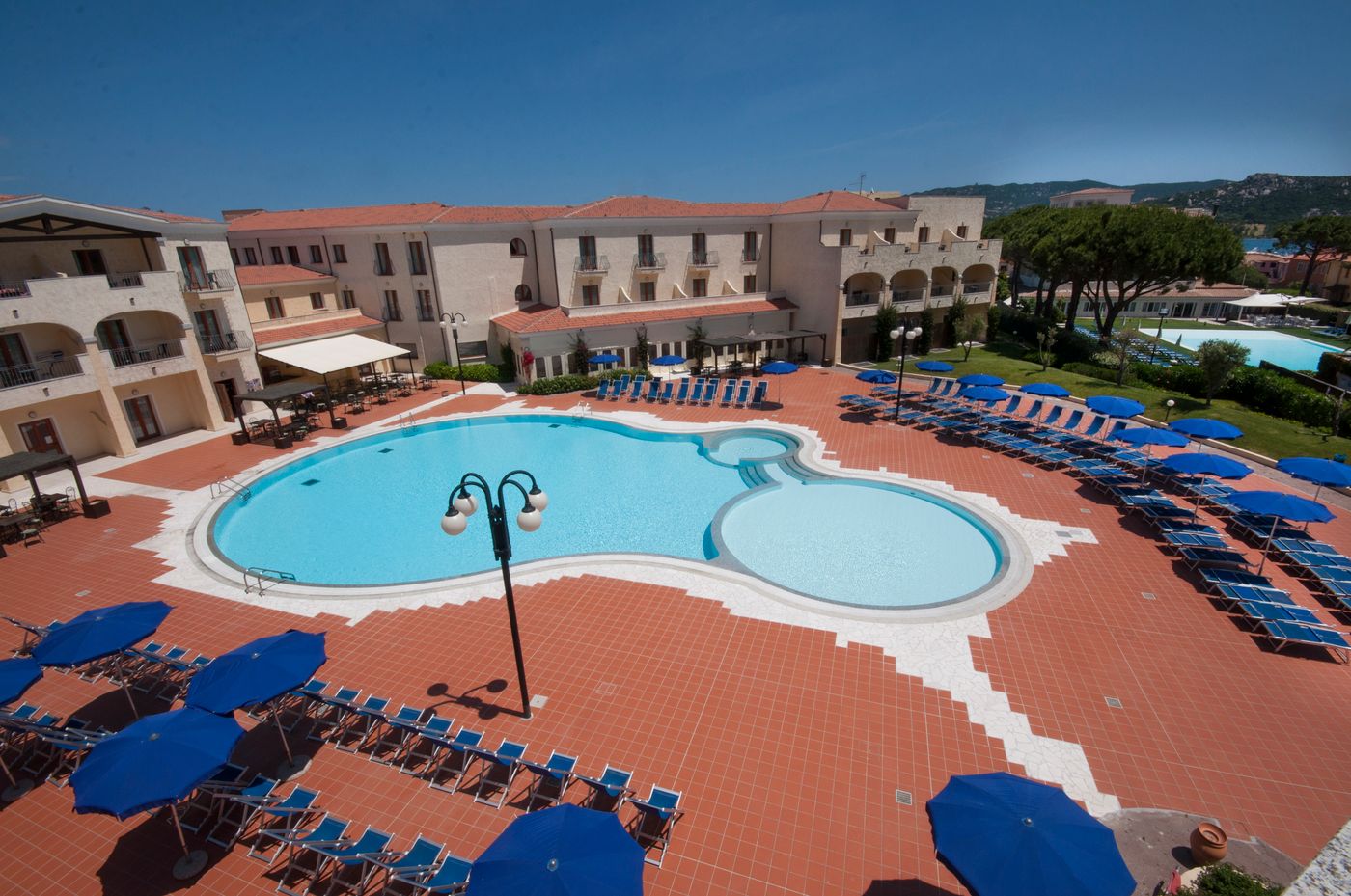 Blu-hotel-Morisco-Pool-1