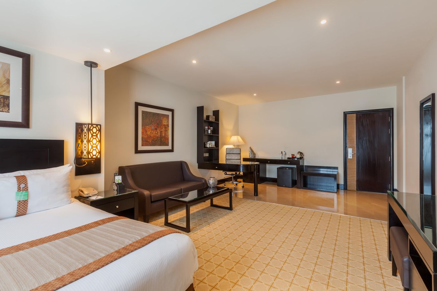 Holiday-Inn-Dubai-Al-Barsha-Room-22